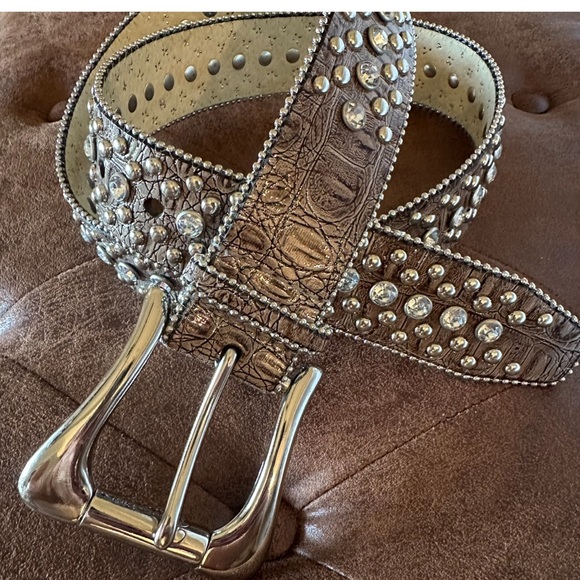 Guess Croc Embossed Belt Embellished with Silver Metal Studs & Crystals - Picture 3 of 12